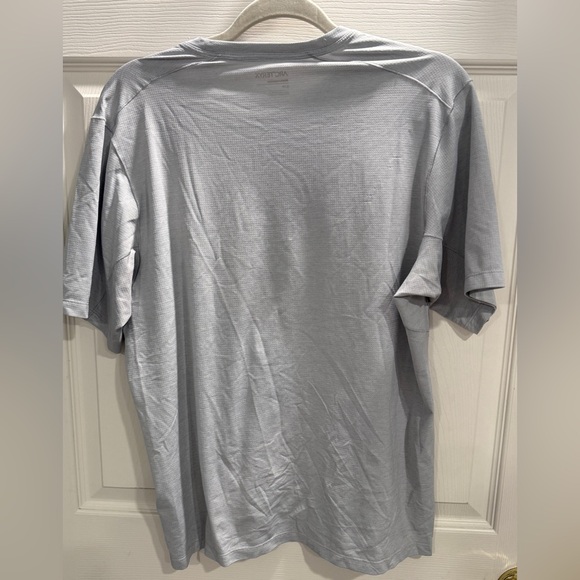 Arc’teryx Men’s Small Performance Tech T-Shirt Gray - Picture 6 of 7